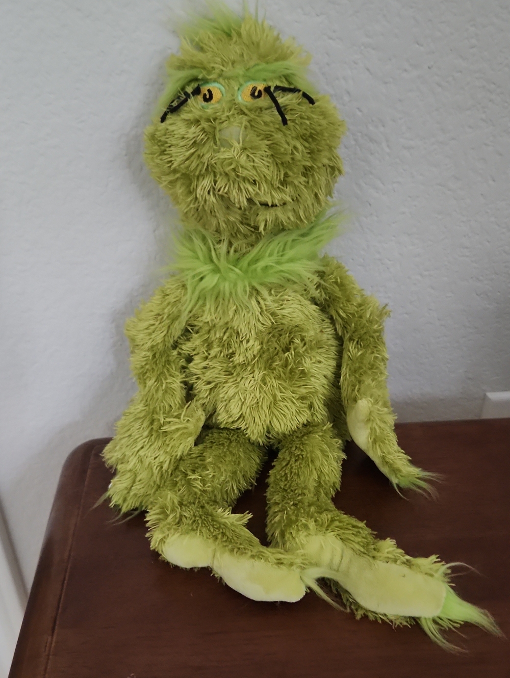 2002 Manhattan Toy Co. Dr. Suess Grinch Christmas Holiday Plush 16 Inches